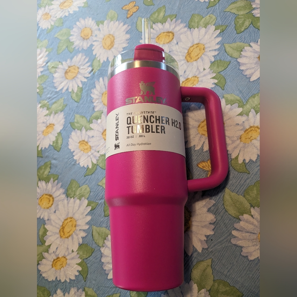 New with tags 30 oz Stanley Quencher Camelia (hot pink)